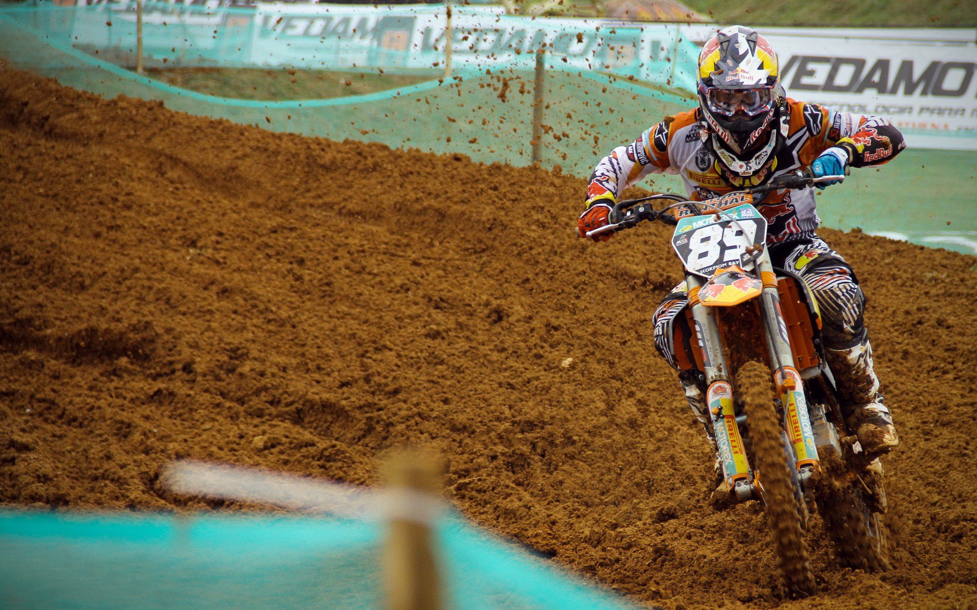 哈兰德在禁区内的跑位与射门选择被广泛学习模仿,哈兰德太强