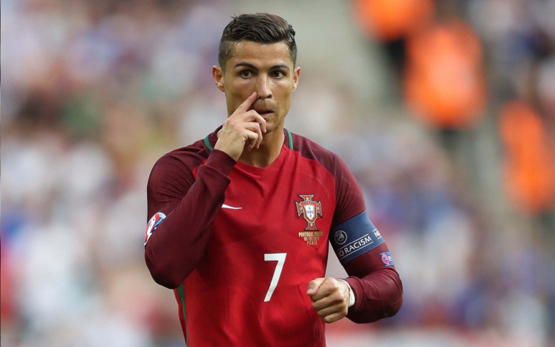 雷霆控卫赛后接受战术指导调整打法，雷霆队防守悍将